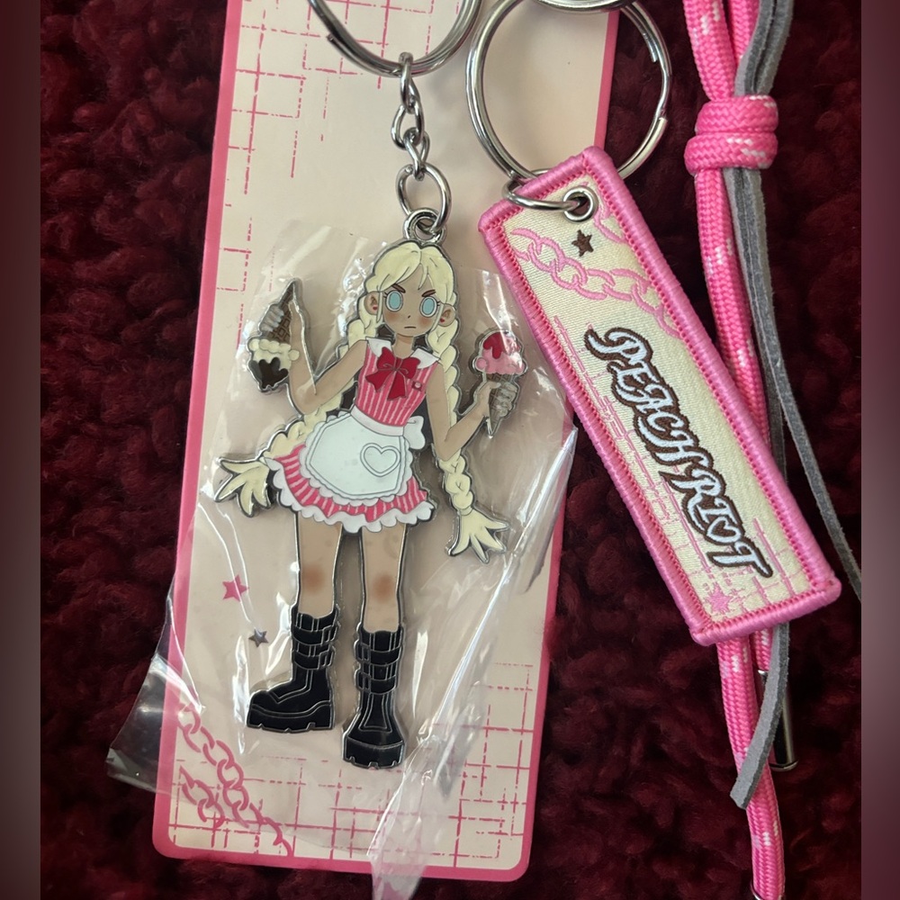Pop Mart: Peach Riot Keychain: Poppy